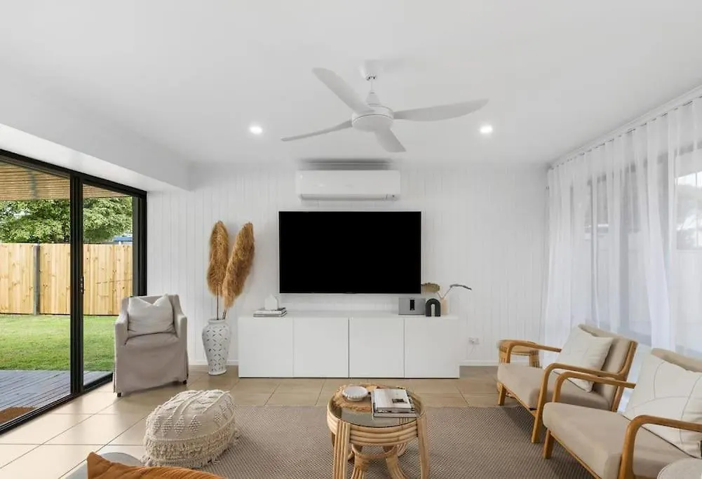 Palm Coastal Retreat - Family & Pet Friendly, 5-Mins To Beach! Kawana Waters Austrálie